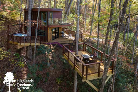 The Mēos - Earthy Treehouse & Suspended Platform - Image 1
