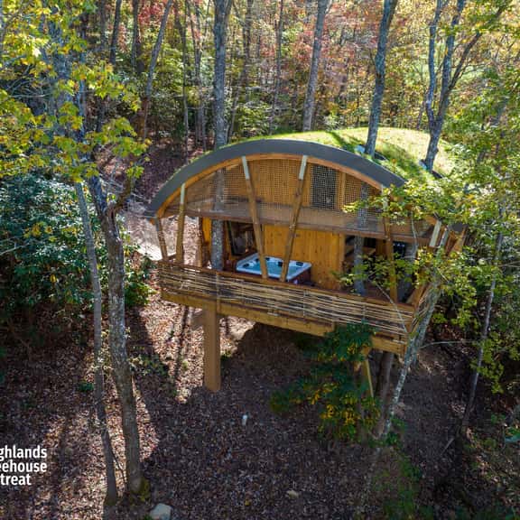 The Marsu - Nest-Shaped Cocoon Treehouse - Image 1