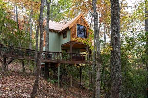 A-Frame Treehouse with Giant Treetop Net - The Carpentree